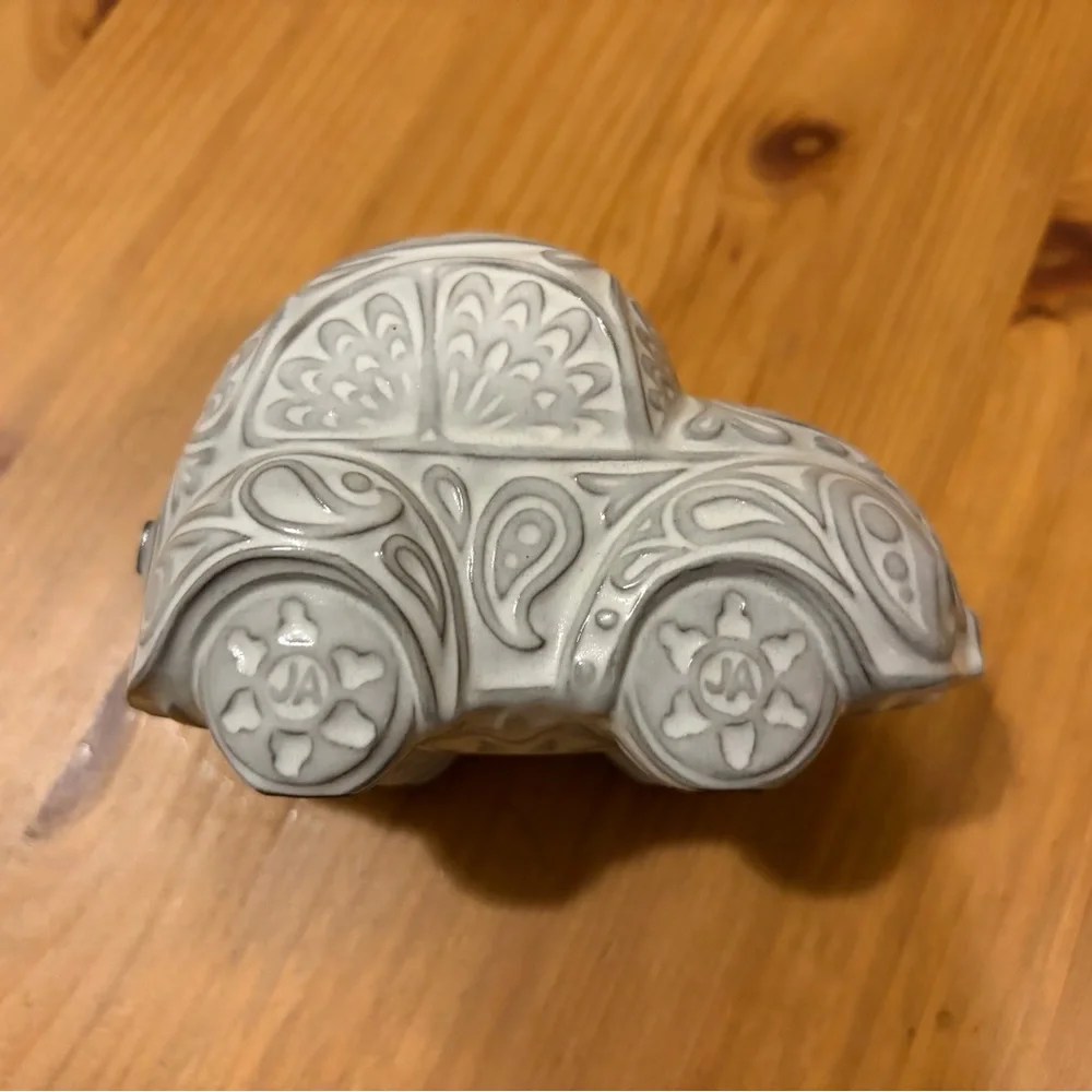 Jonathan Adler VW ornament no chips or cracks